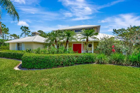 18421 SE Old Trail Drive W, Jupiter, FL MLS: R11083415