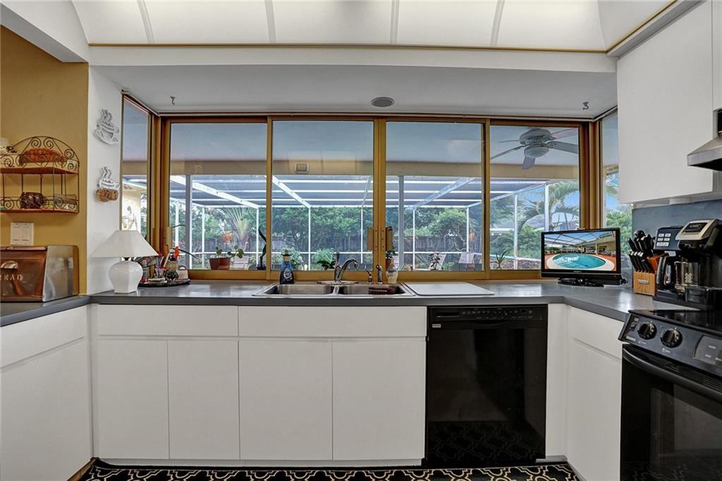 Hollywood Hills 6-22 B - Residential