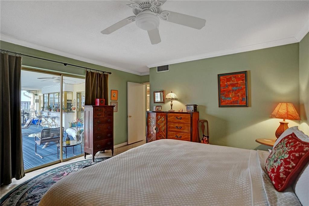 Hollywood Hills 6-22 B - Residential