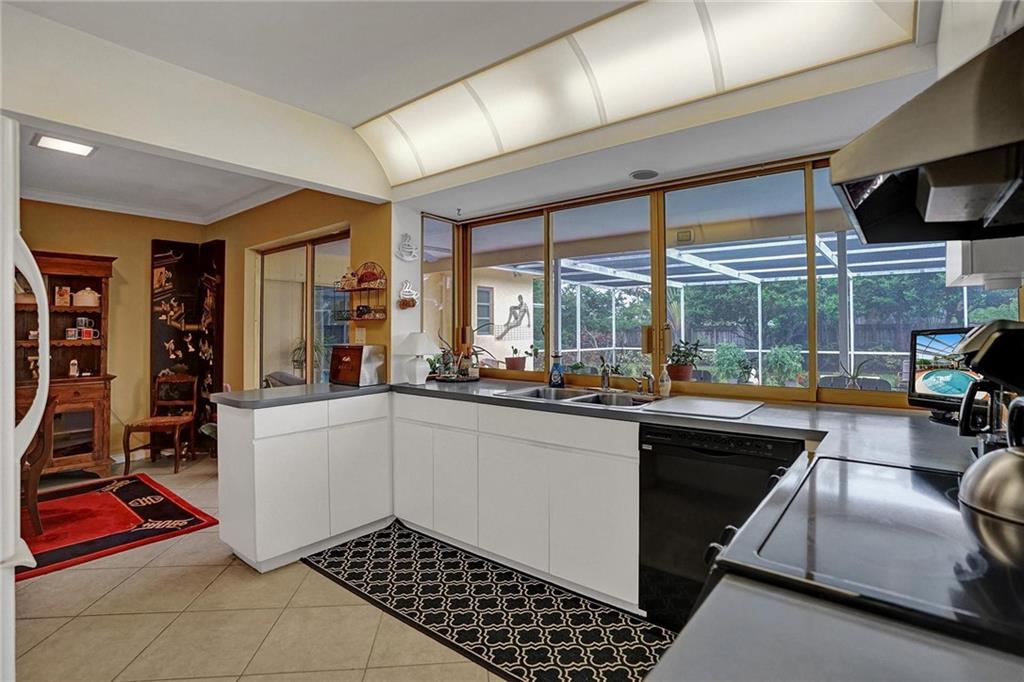 Hollywood Hills 6-22 B - Residential