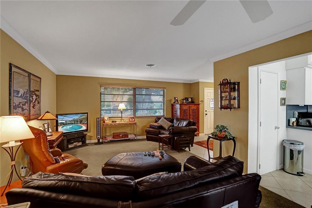 Hollywood Hills 6-22 B - Residential