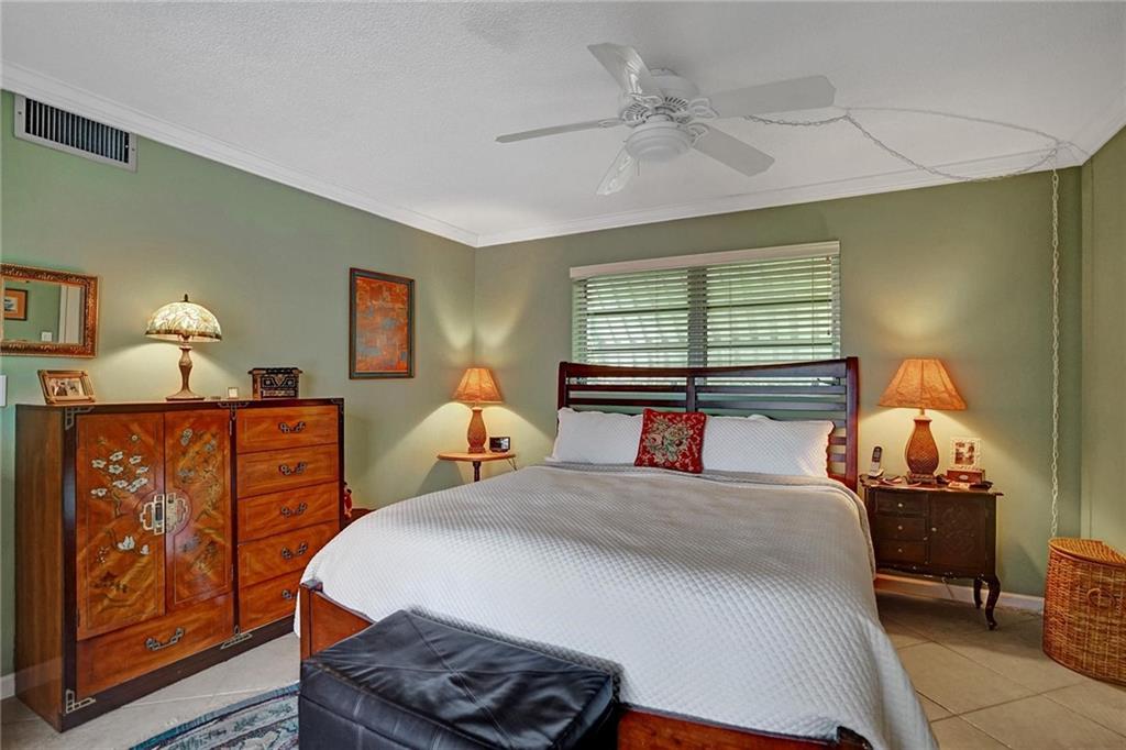 Hollywood Hills 6-22 B - Residential