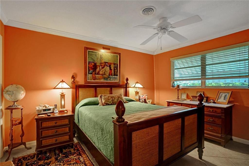 Hollywood Hills 6-22 B - Residential