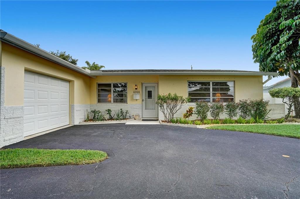 Hollywood Hills 6-22 B - Residential