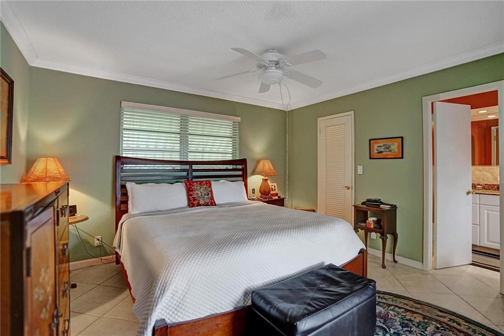 Hollywood Hills 6-22 B - Residential