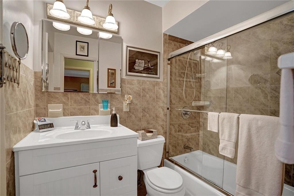 Hollywood Hills 6-22 B - Residential