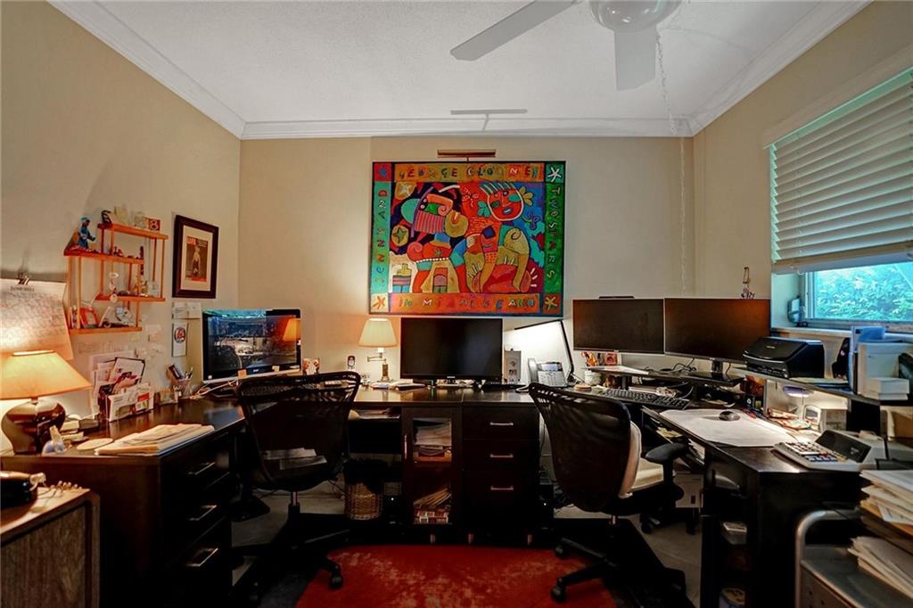 Hollywood Hills 6-22 B - Residential