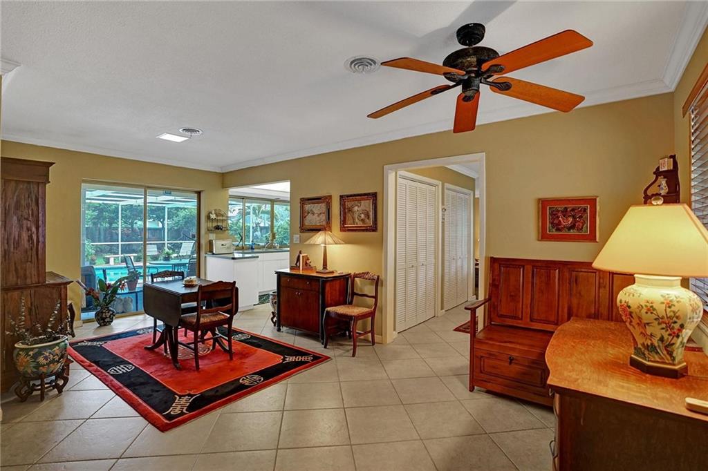 Hollywood Hills 6-22 B - Residential