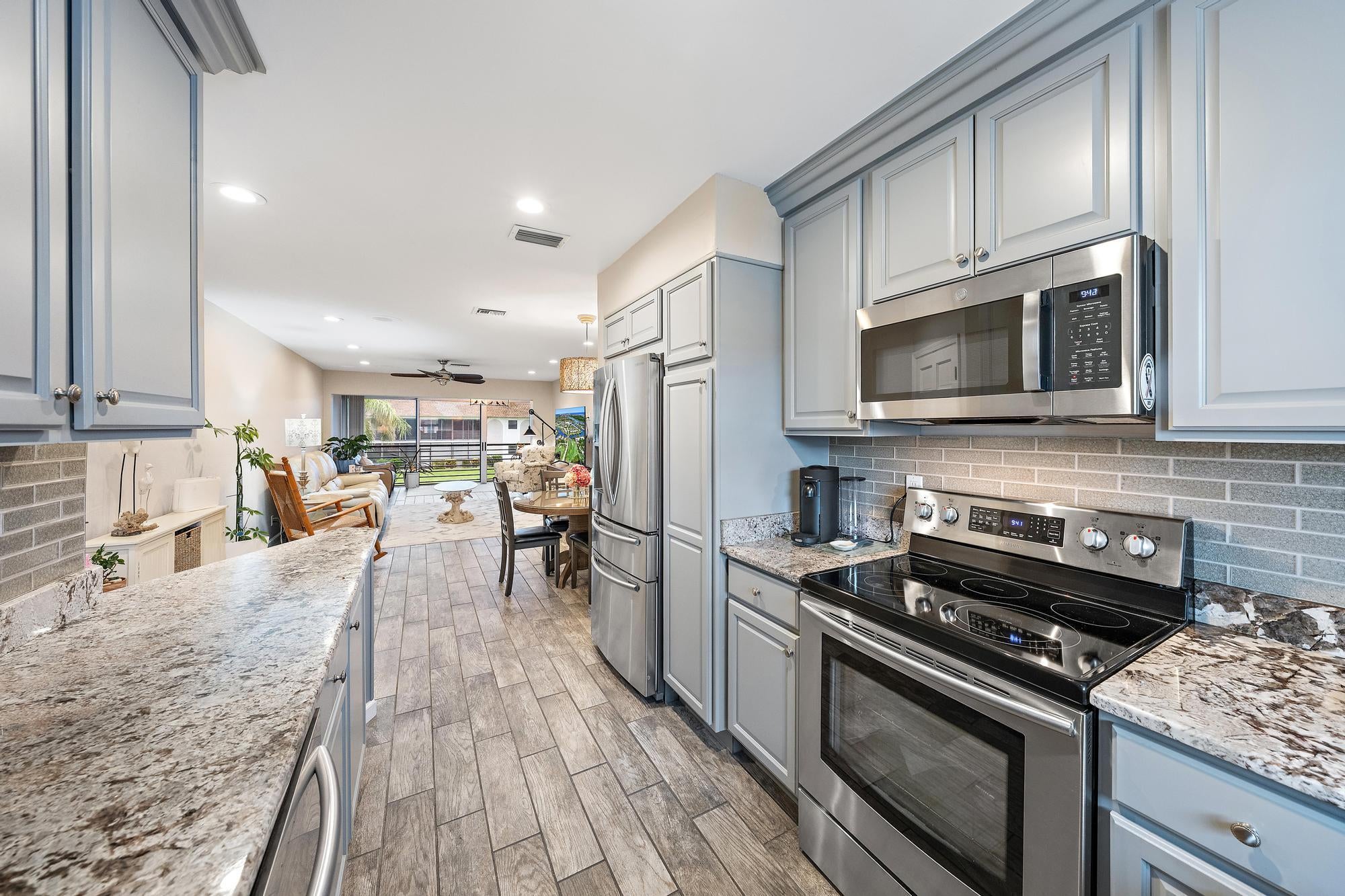 755 Saturn Street E203