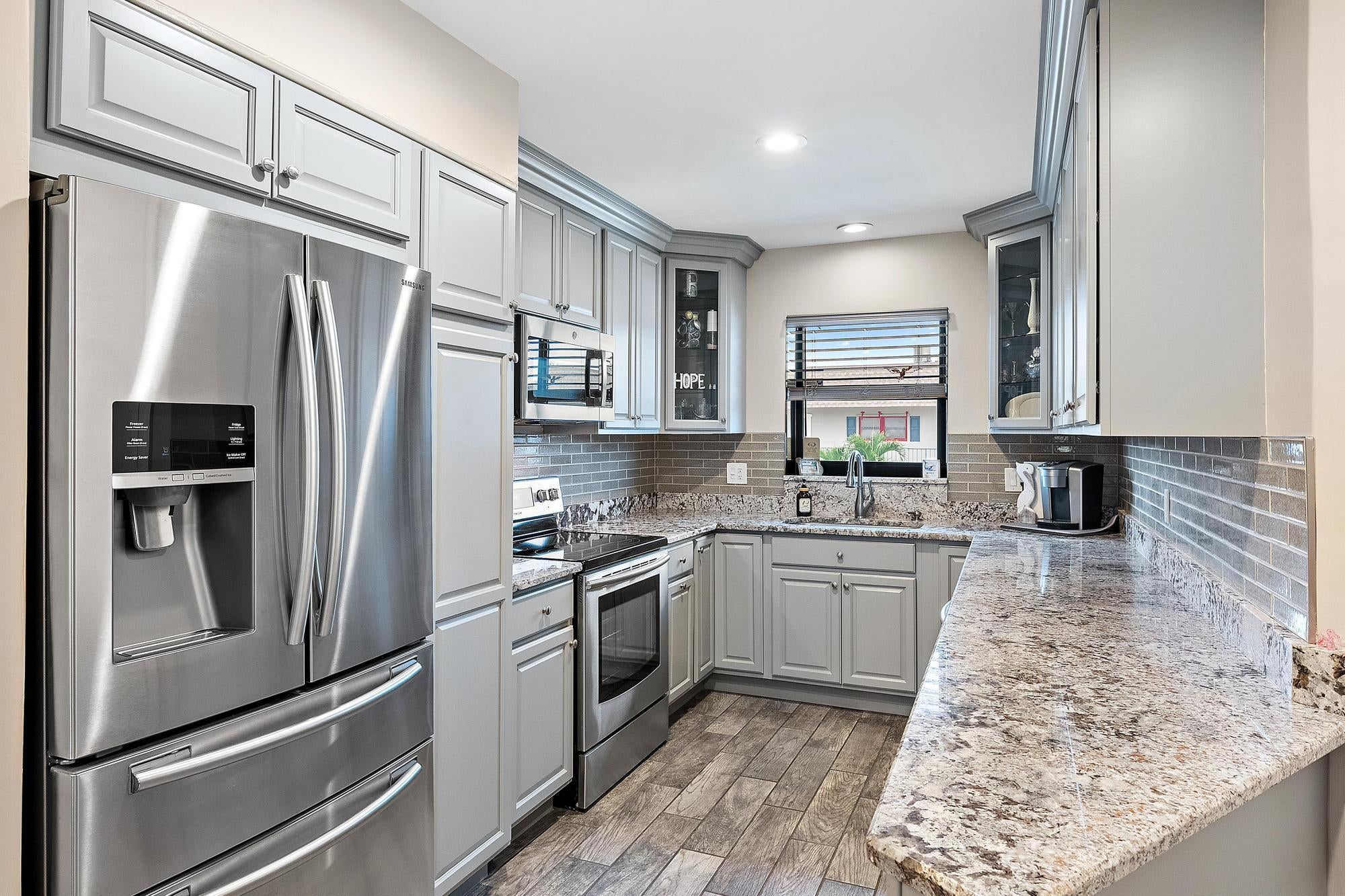 755 Saturn Street E203