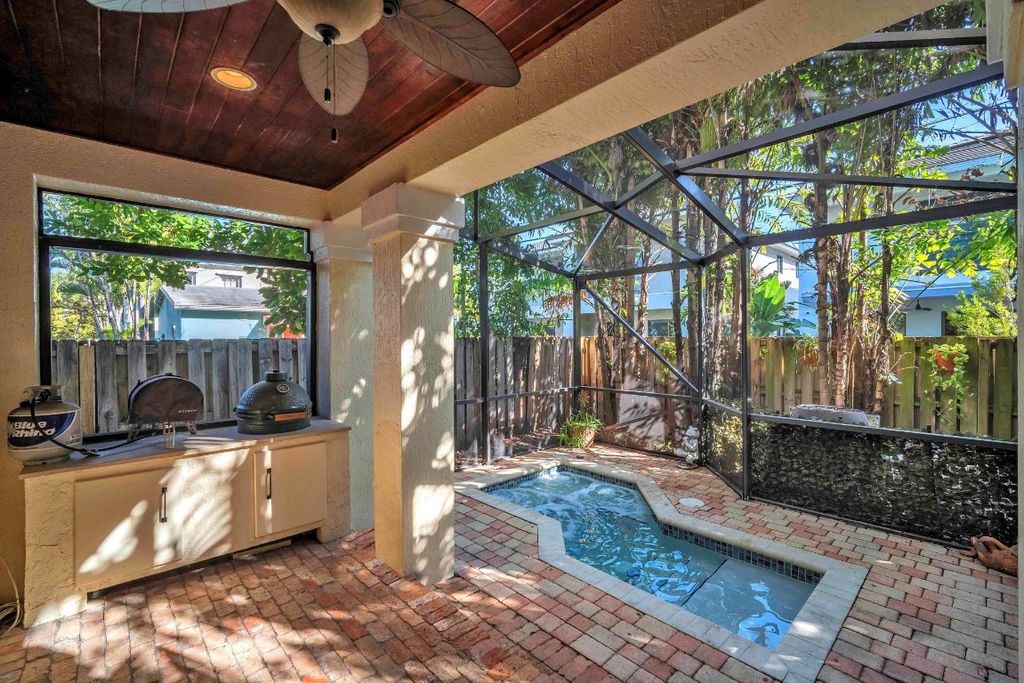 Photo of 806 NE 16th Avenue, Fort Lauderdale, FL 33304 (MLS # F10544091)