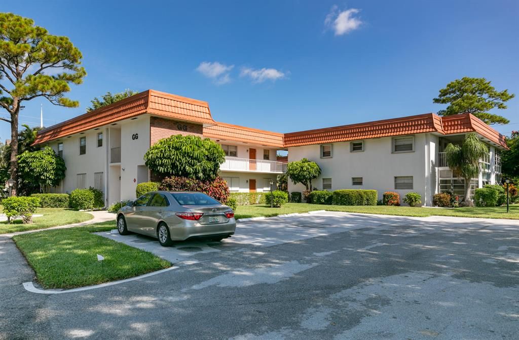 Photo of 2600 SE Ocean Boulevard #Gg- 8, Stuart, FL 34996 (MLS # R10735132)