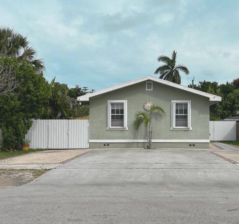 A home in Lake Worth Beach