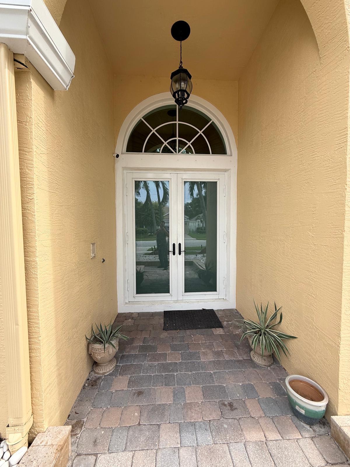 Properties 307 BERENGER Walk