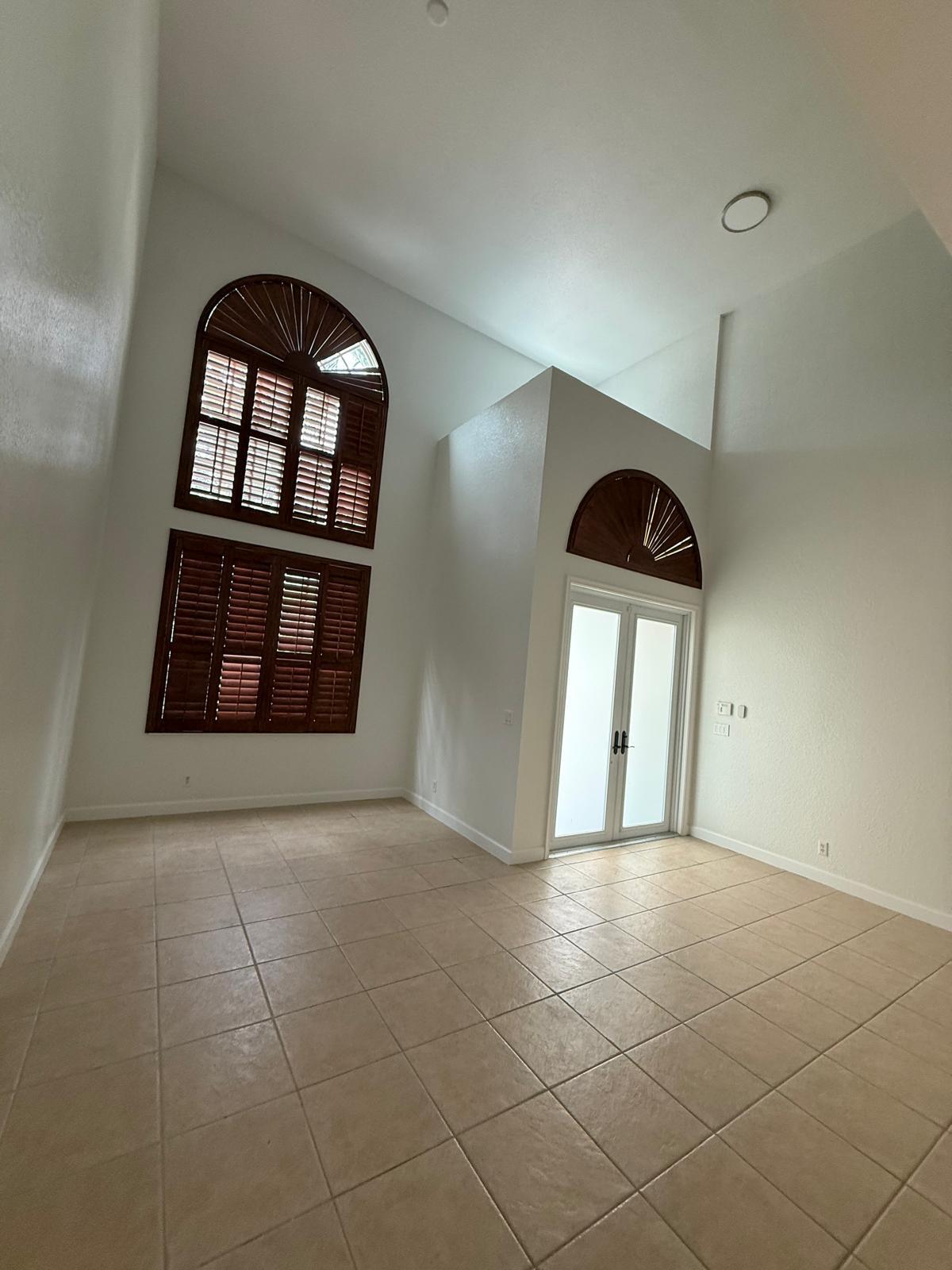 Properties 307 BERENGER Walk