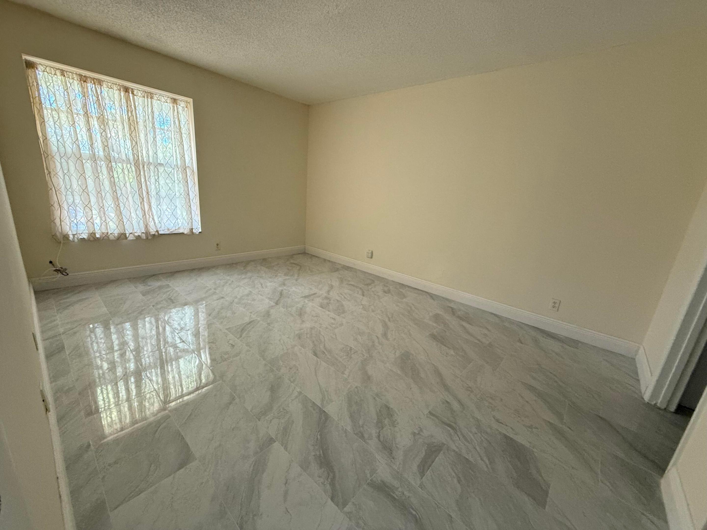 CASA DEL RIO CONDO - Residential Lease