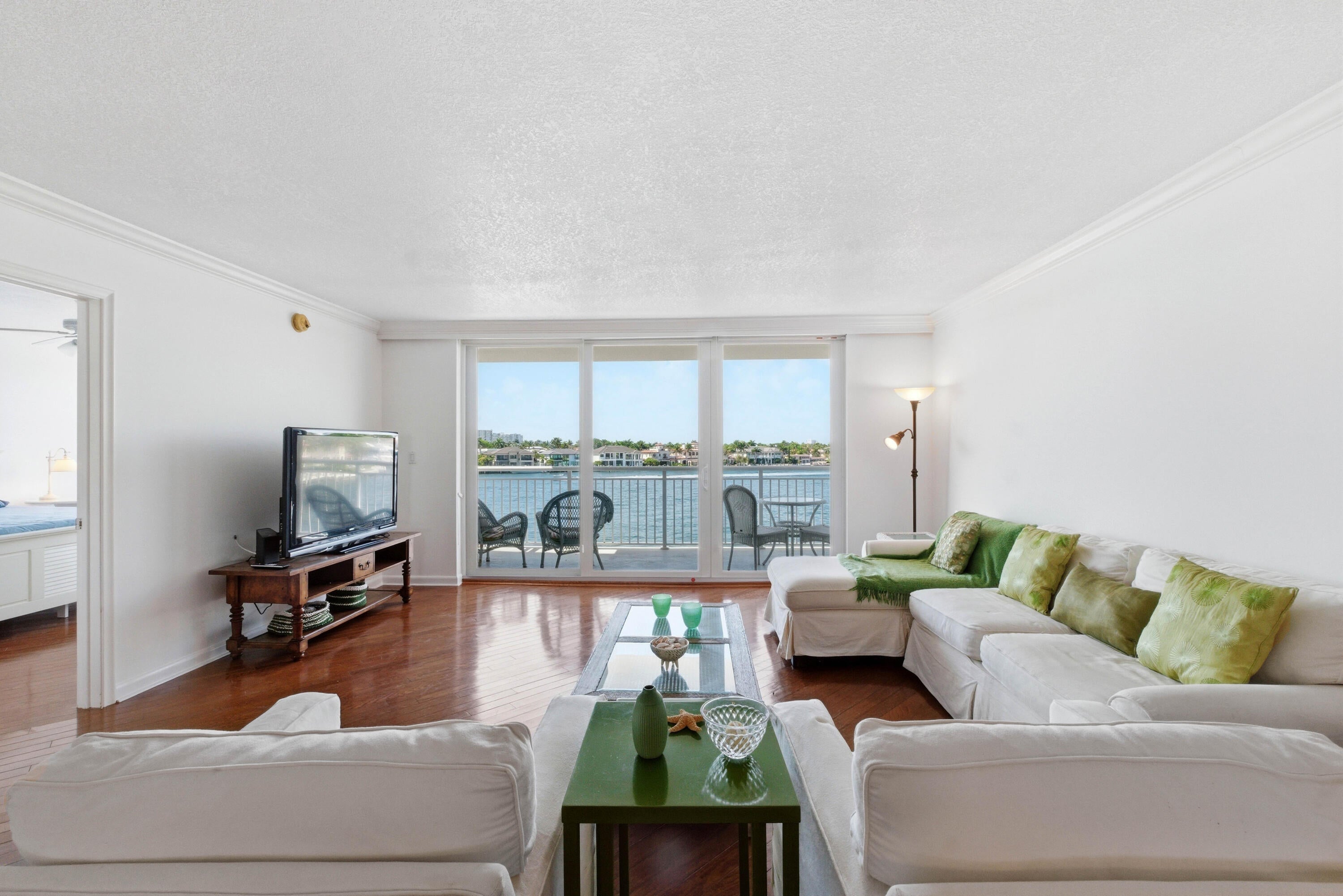 511 BAYSHORE Drive 410