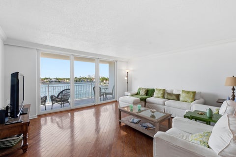 Tiny photo for 511 BAYSHORE Drive #410, Fort Lauderdale, FL 33304 (MLS # B26090898)