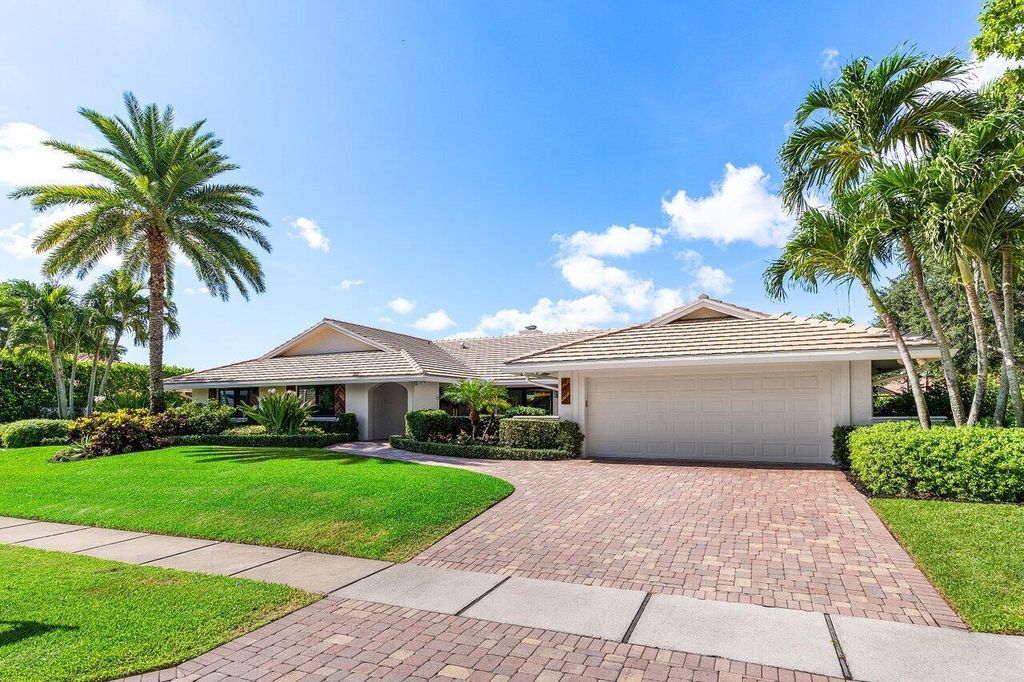 Photo of 3160 Saint James Drive, Boca Raton, FL 33434 (MLS # R11102239)