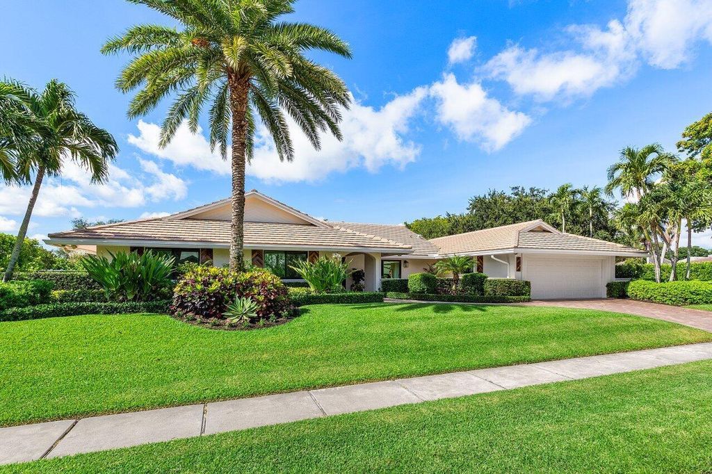 Photo of 3160 Saint James Drive, Boca Raton, FL 33434 (MLS # R11102239)