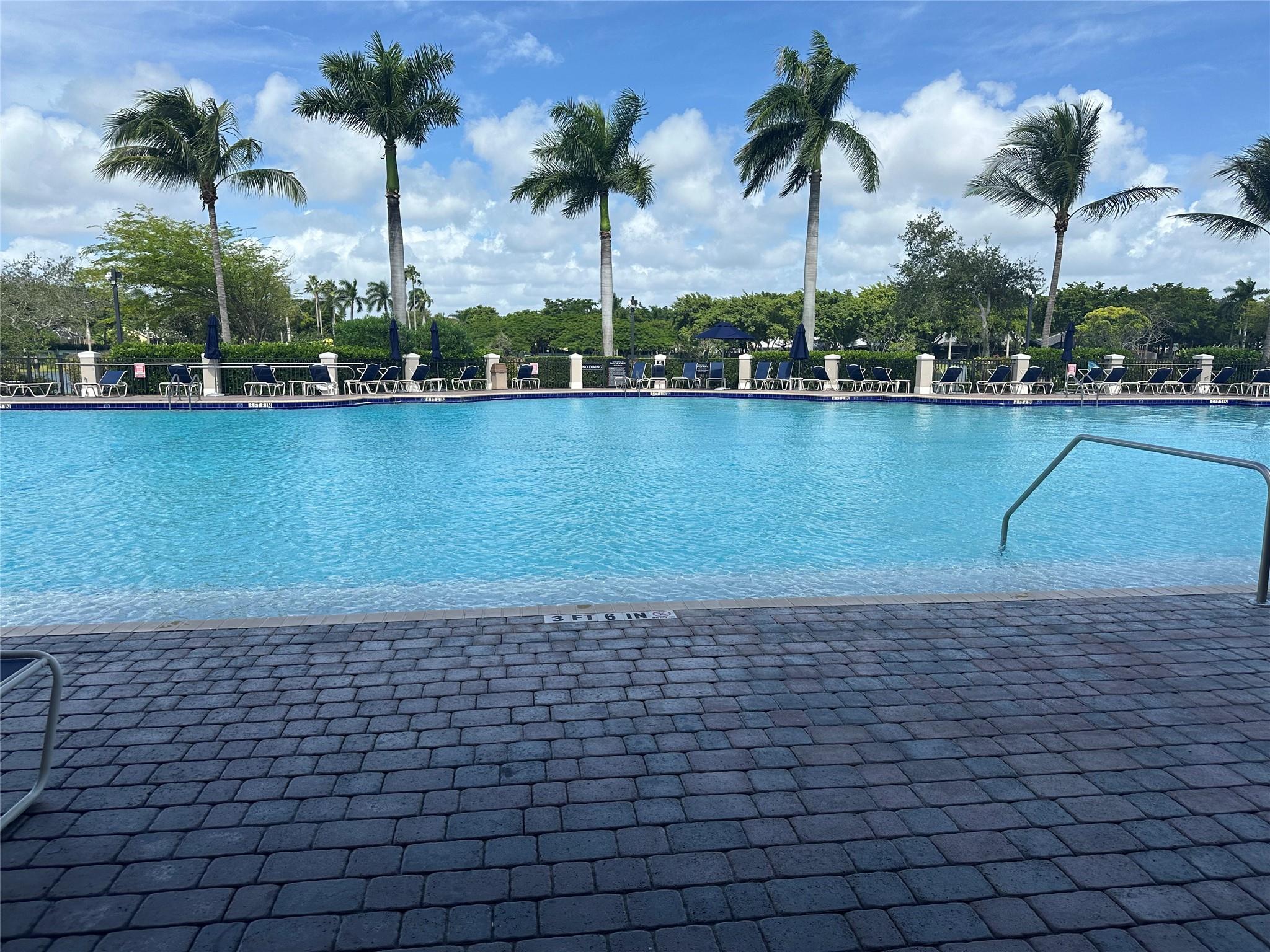 Lakes/Bay Kaye - Residential