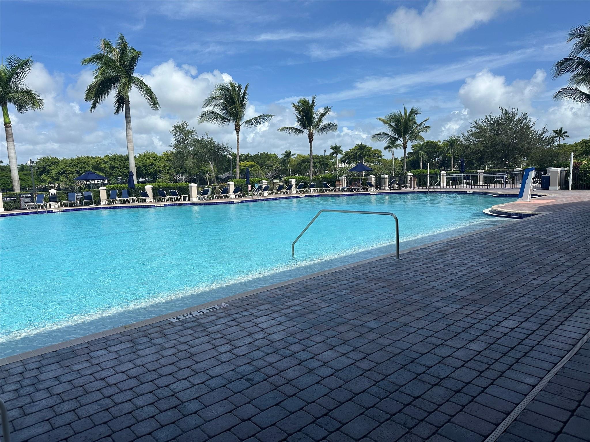 Lakes/Bay Kaye - Residential