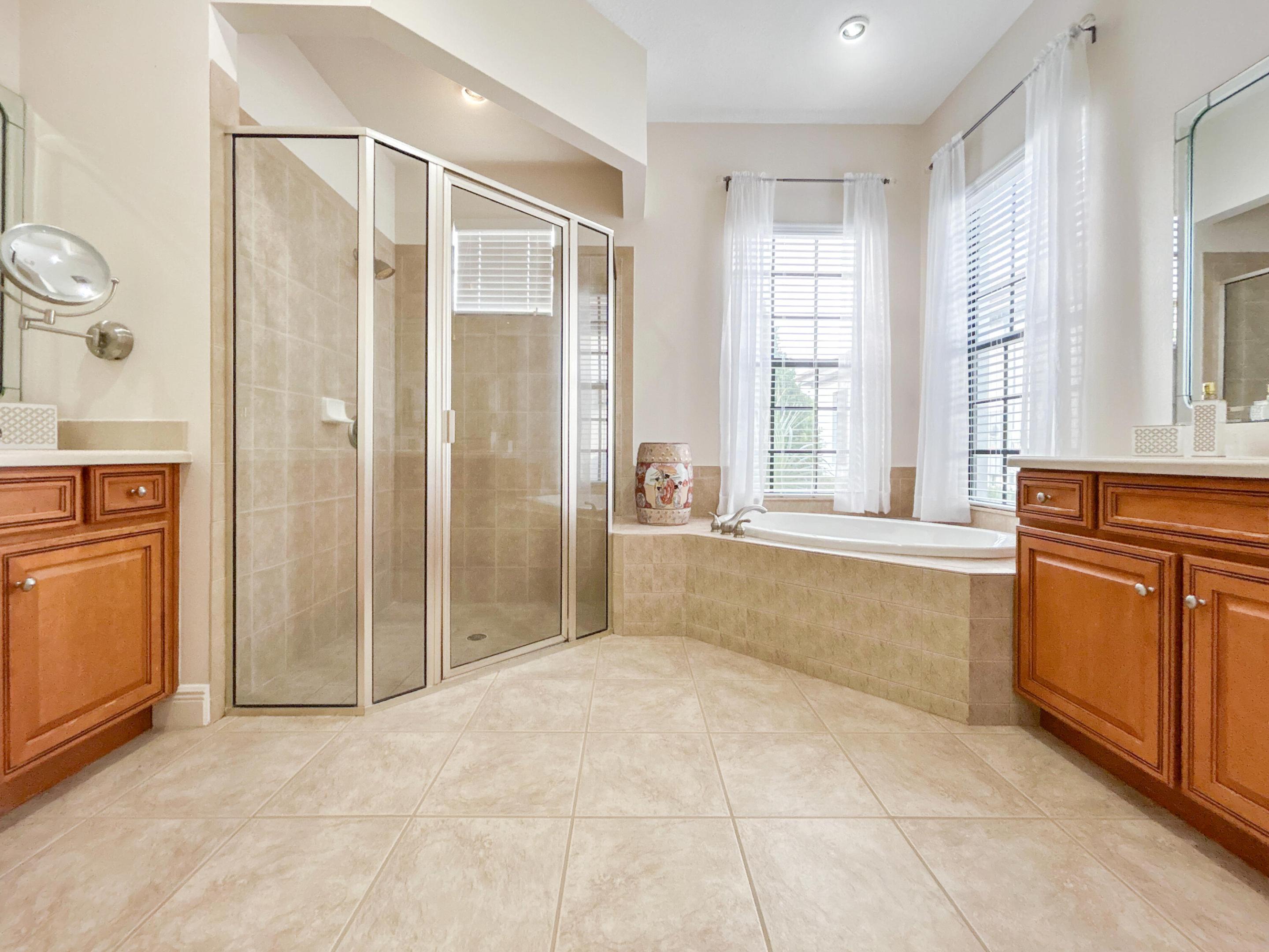 Las Colinas - Residential