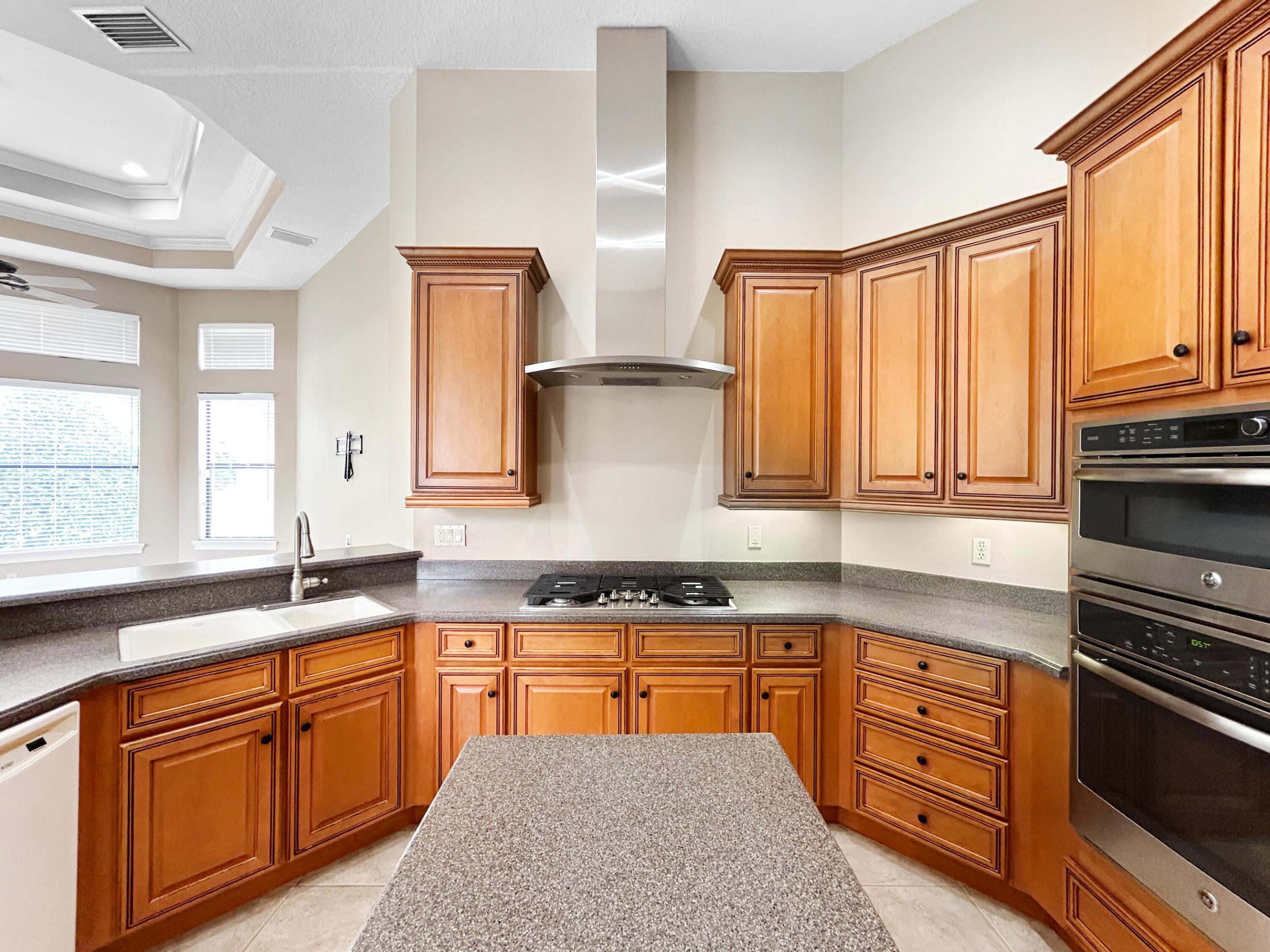 Las Colinas - Residential