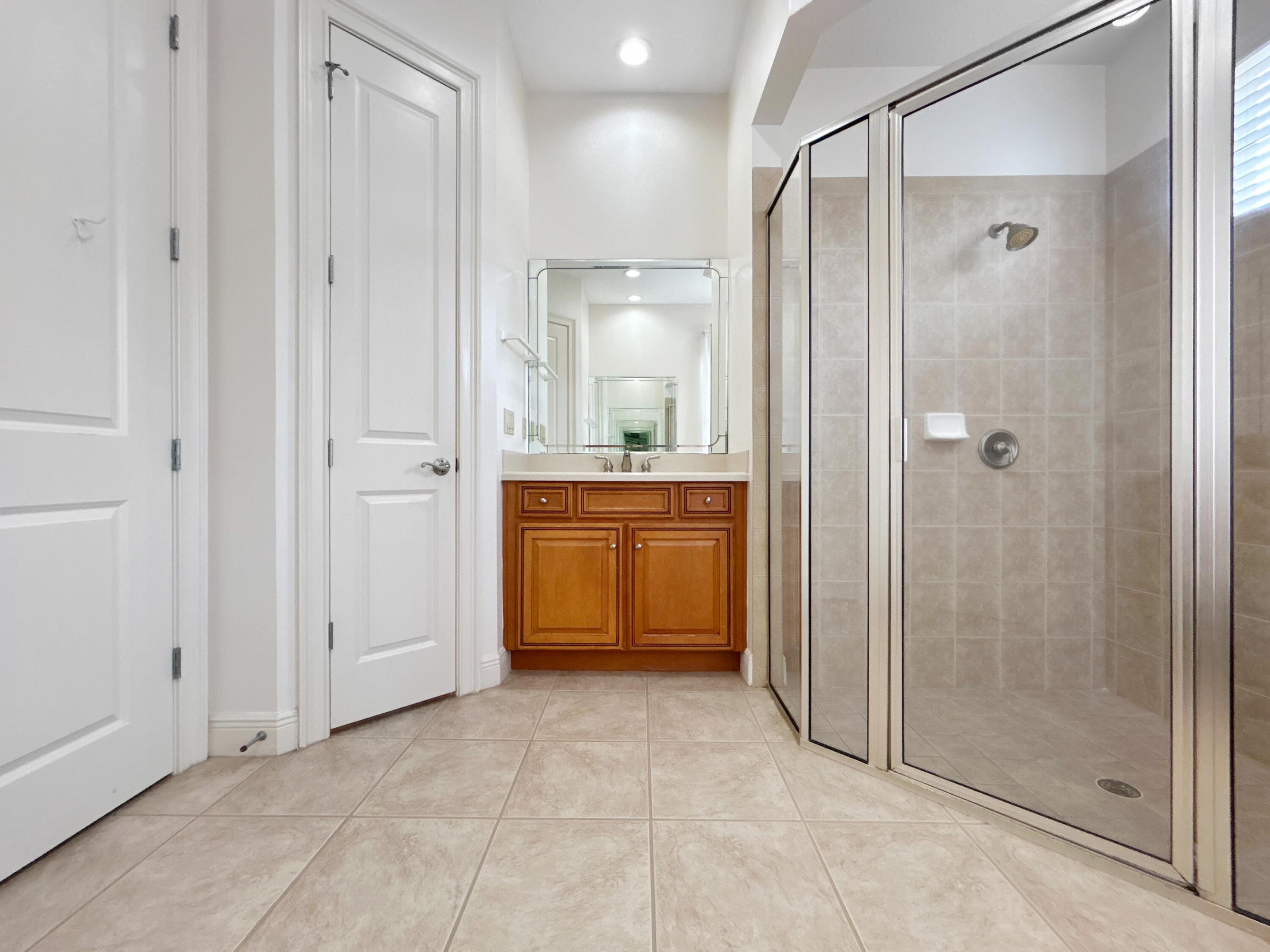 Las Colinas - Residential