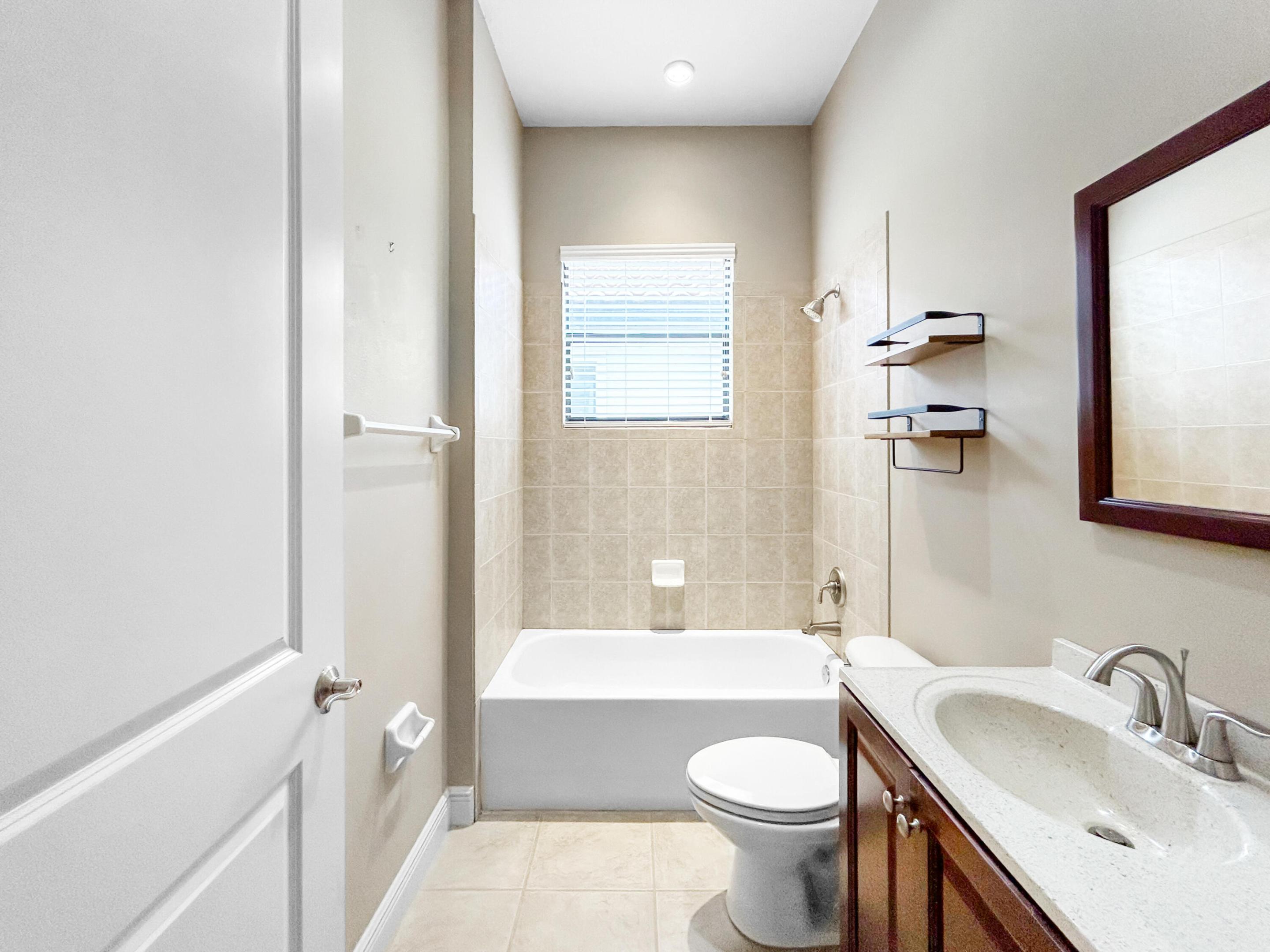 Las Colinas - Residential