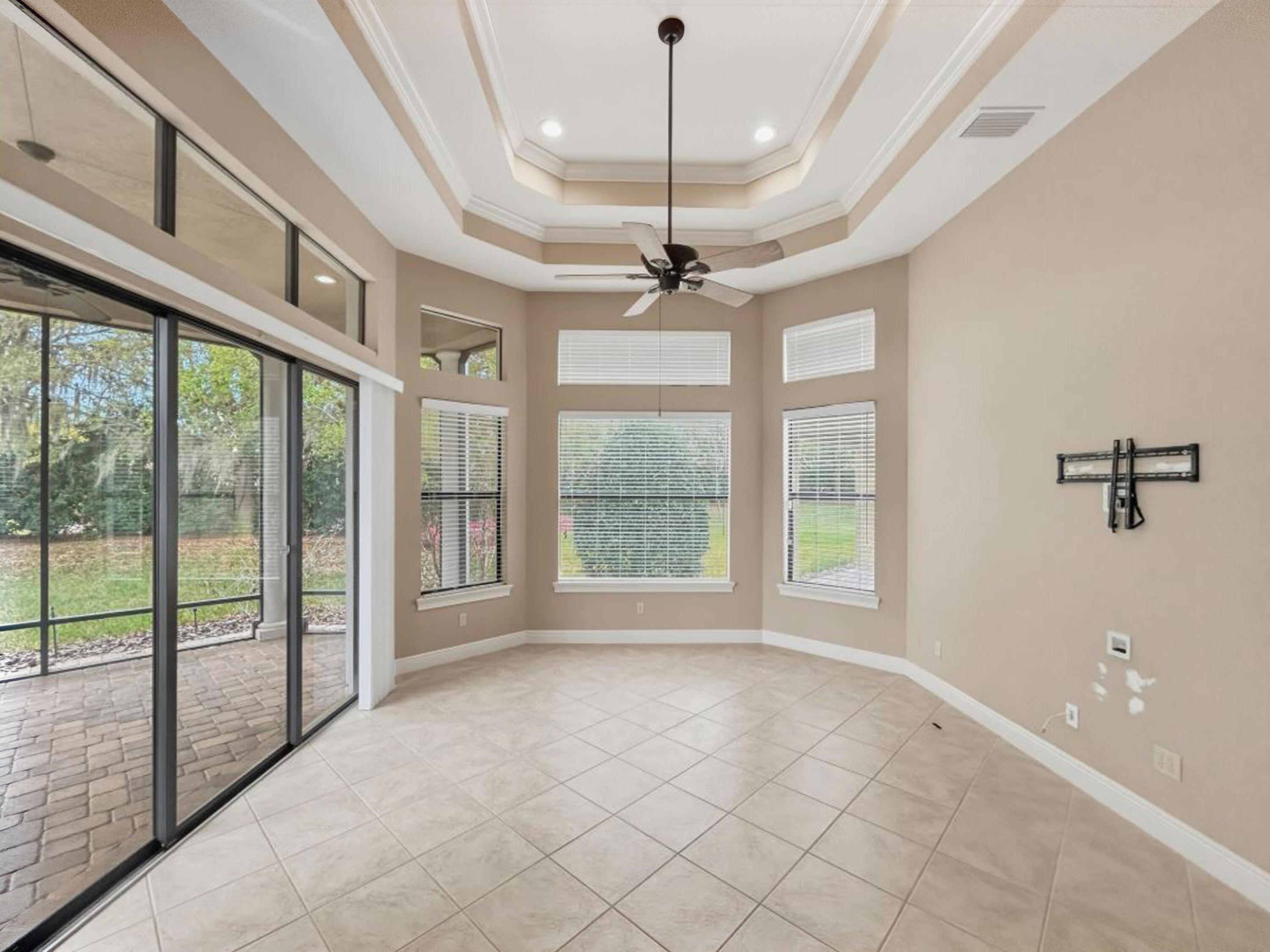 Las Colinas - Residential