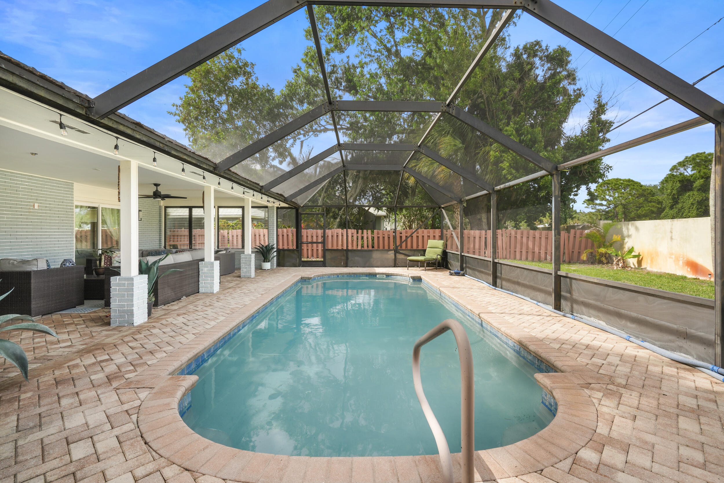 RIVERS EDGE - Residential