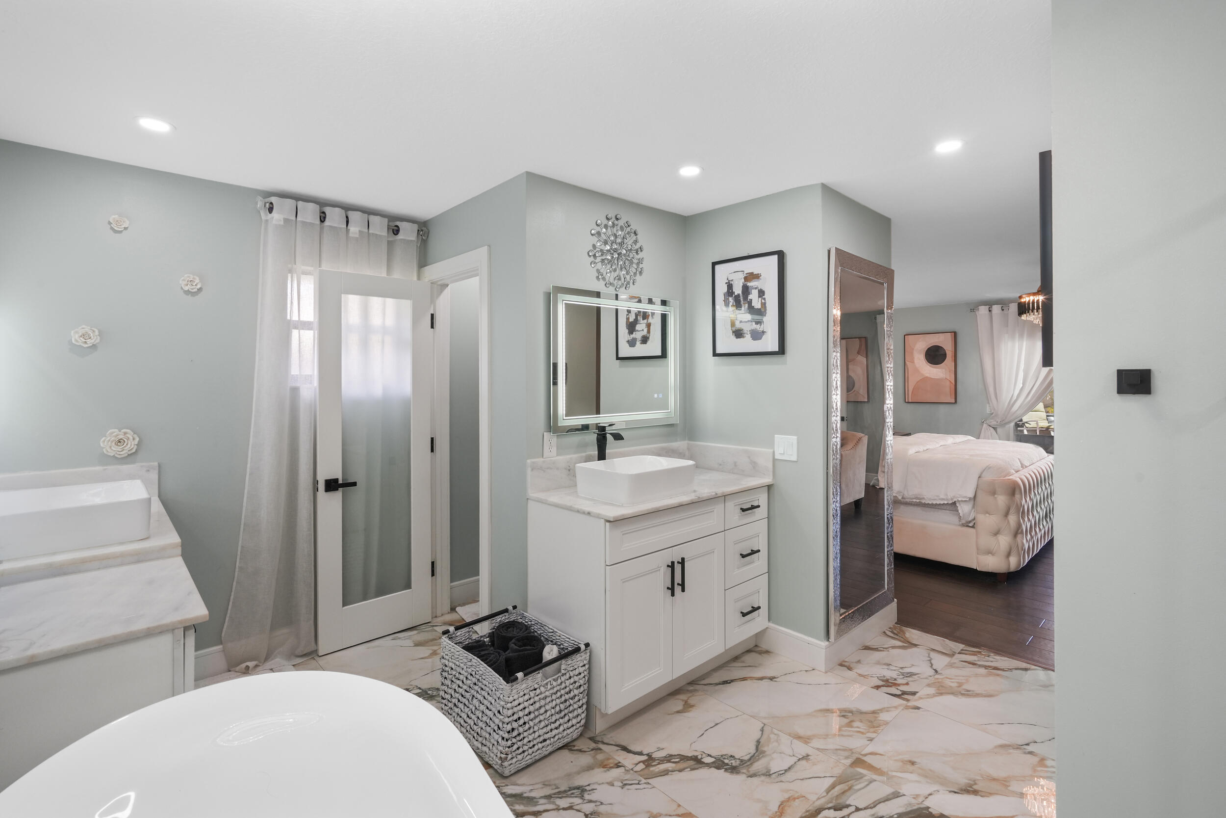 RIVERS EDGE - Residential