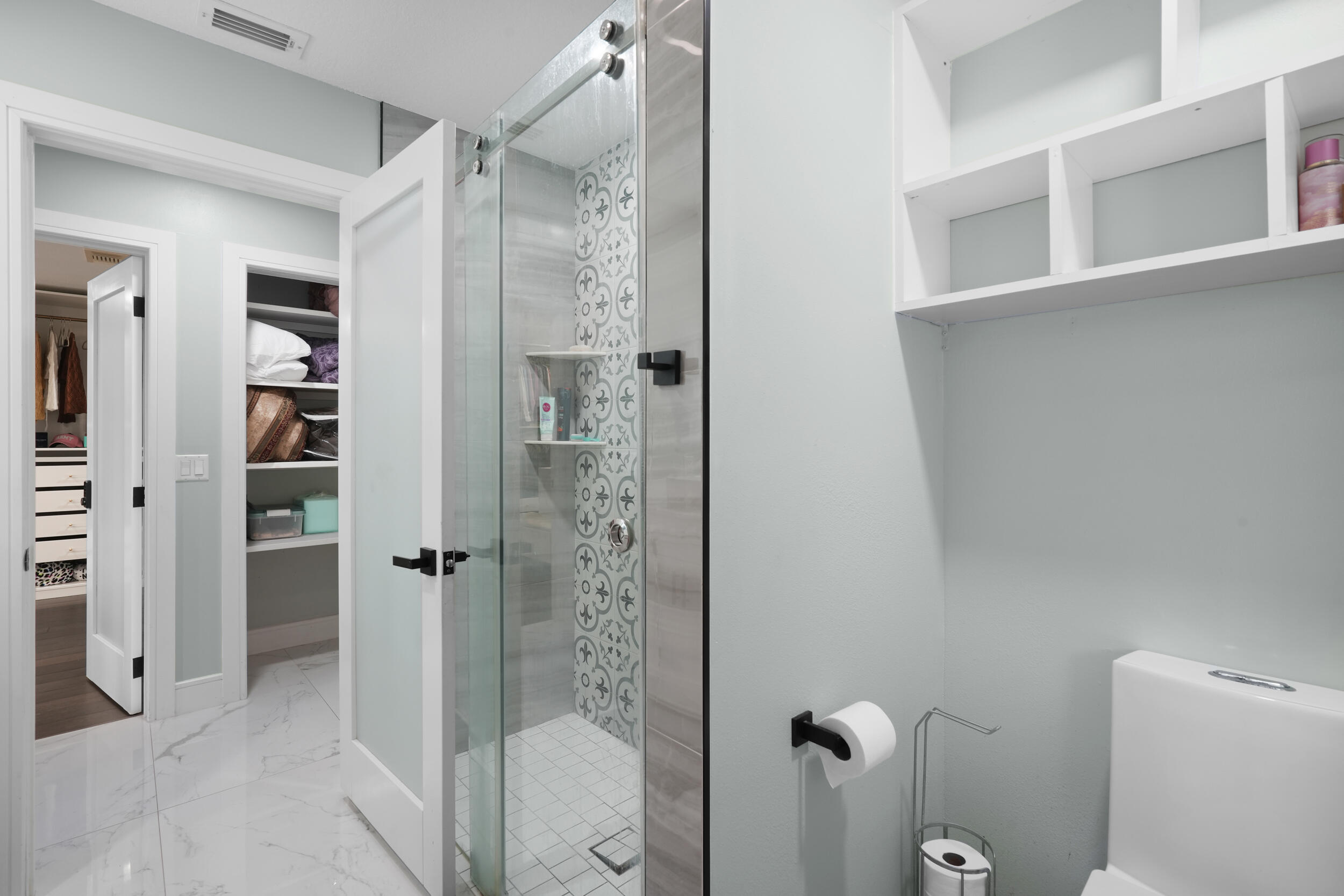 RIVERS EDGE - Residential