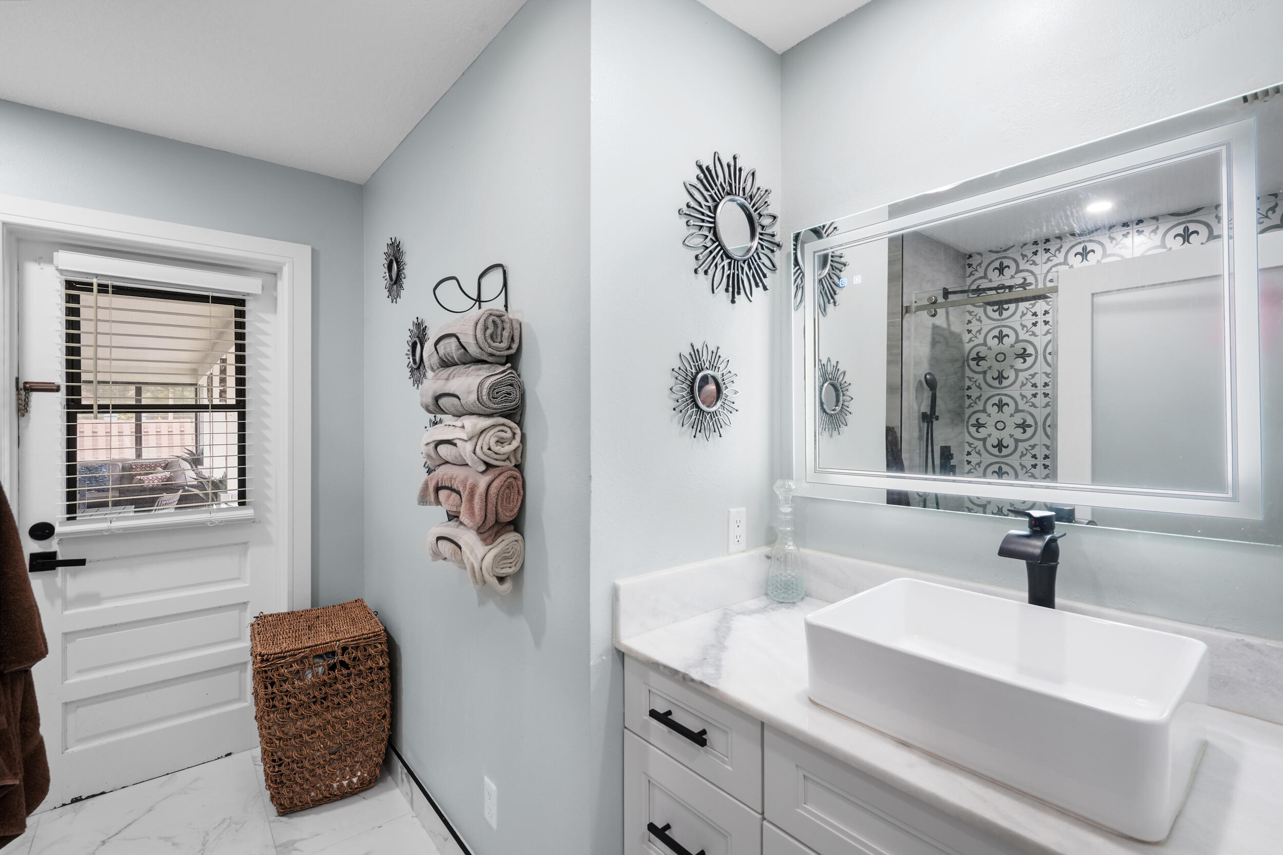 RIVERS EDGE - Residential