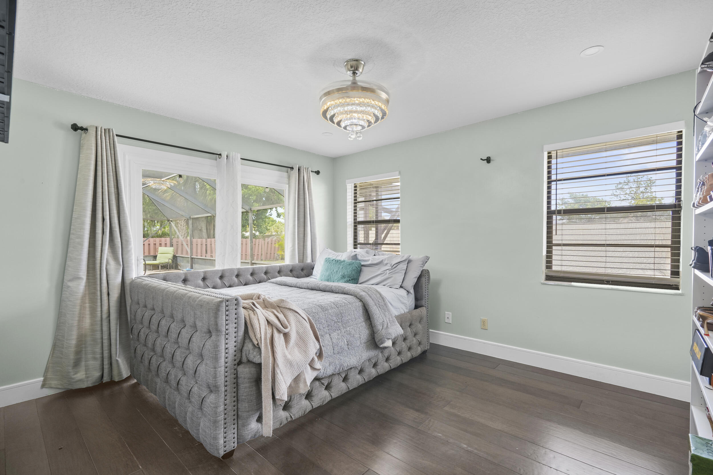 RIVERS EDGE - Residential