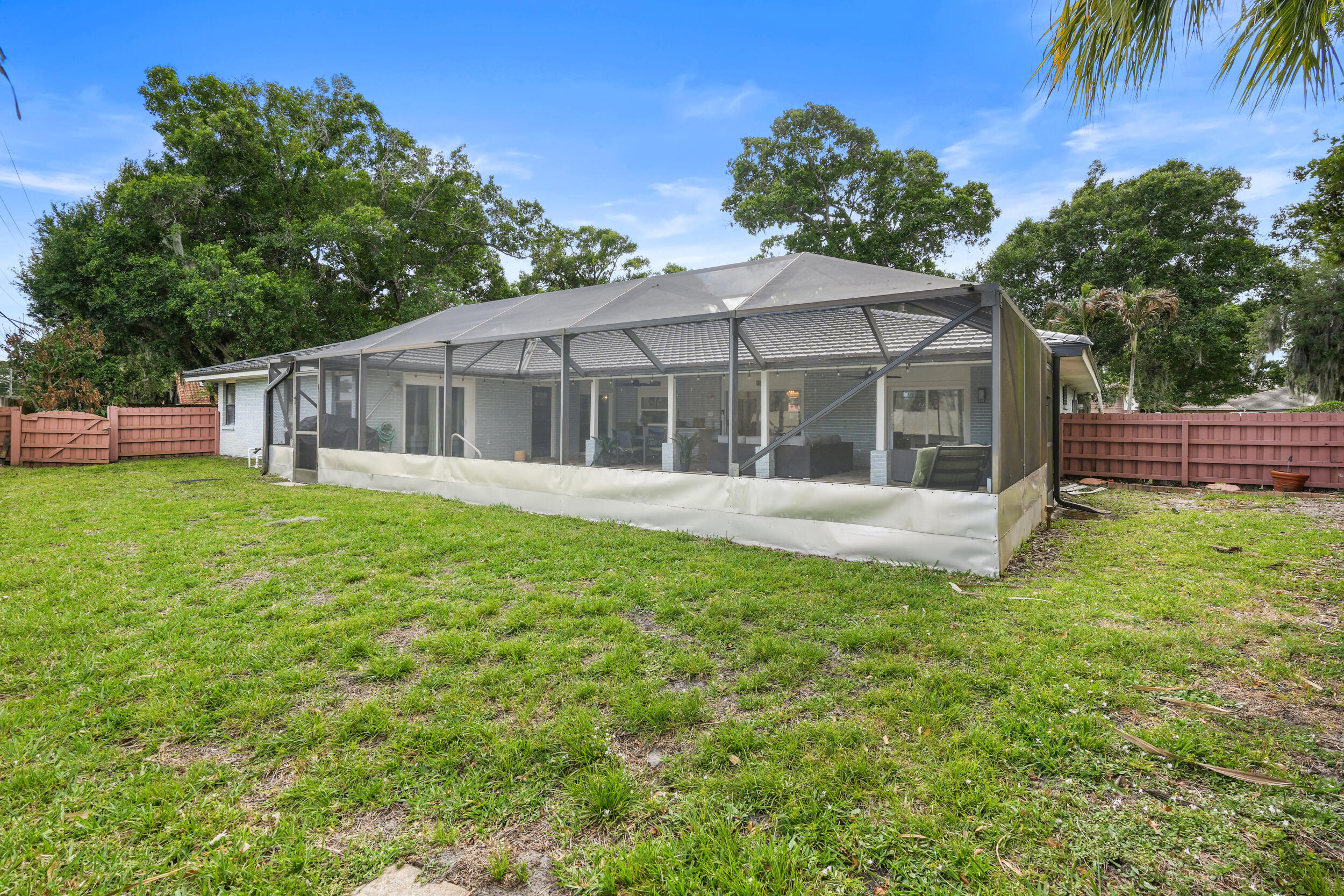 RIVERS EDGE - Residential