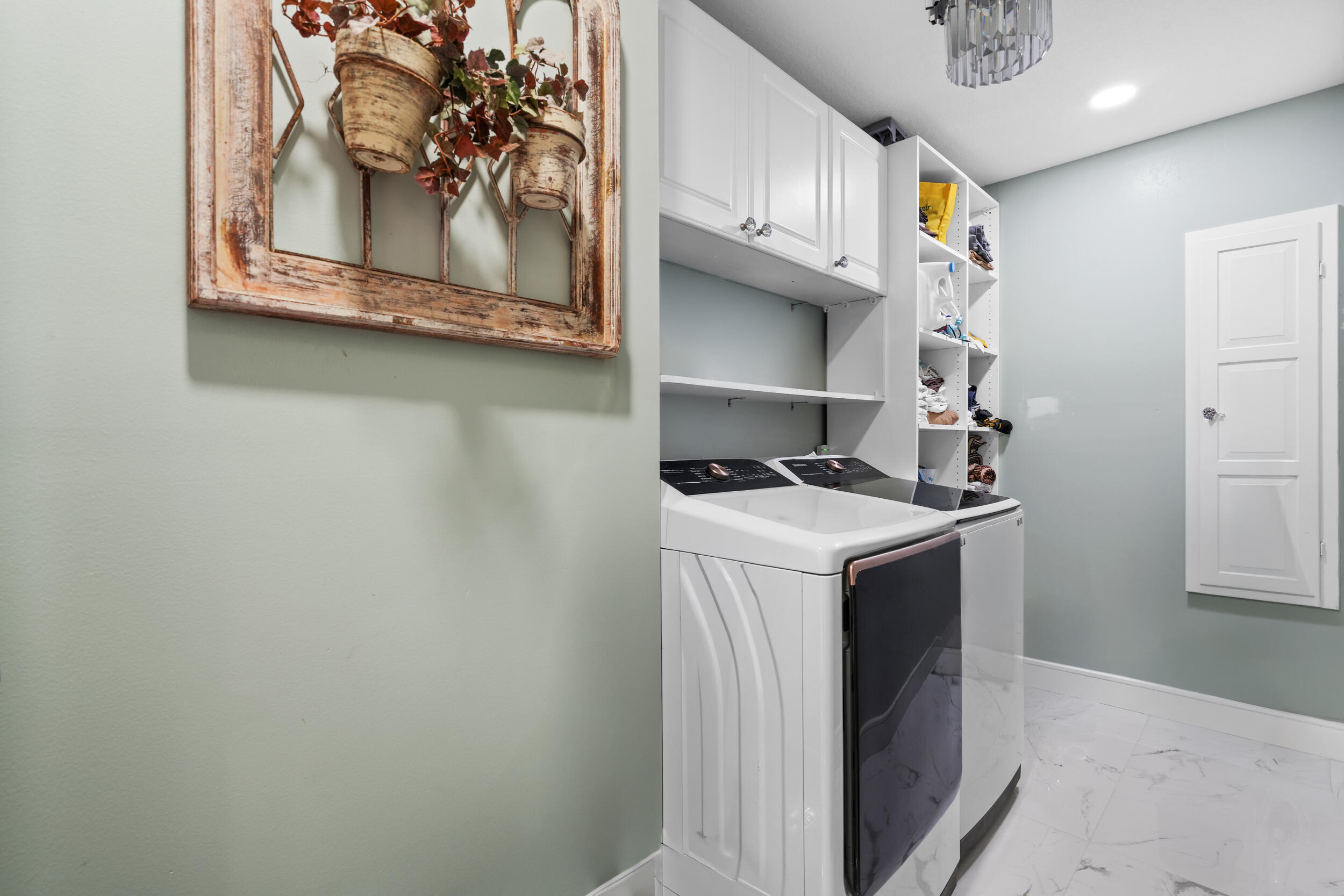 RIVERS EDGE - Residential