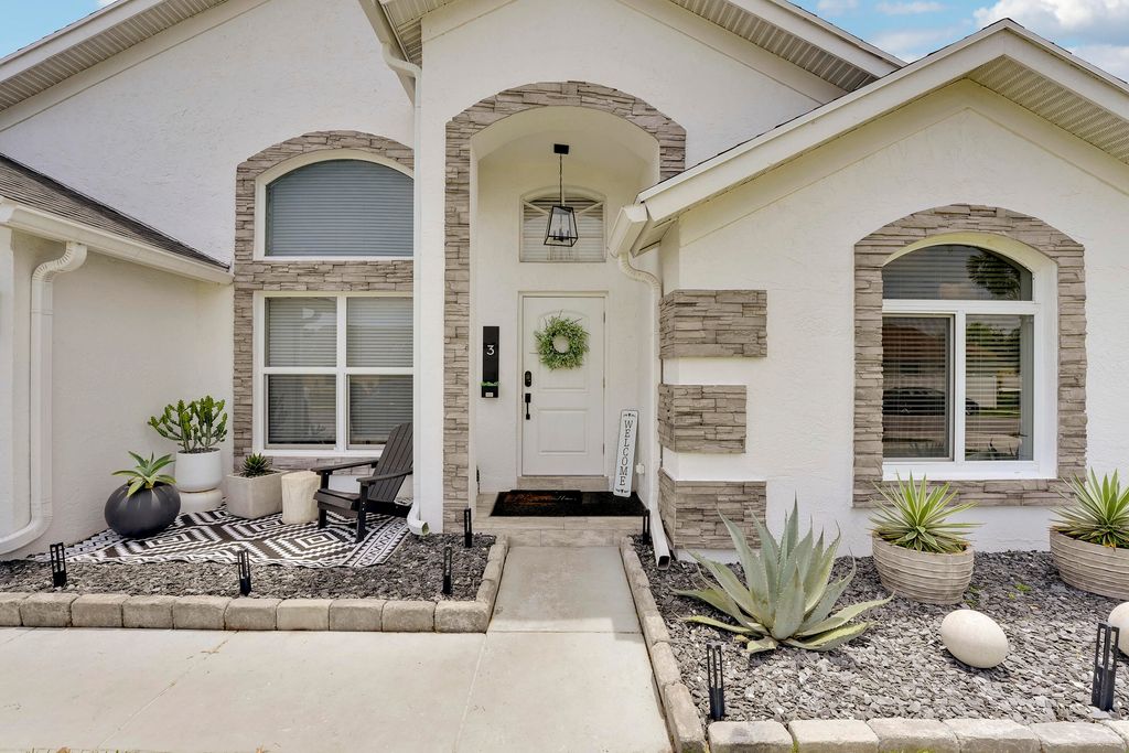 Photo of 3 Meadows Park Lane, Boynton Beach, FL 33436 (MLS # B26024689)