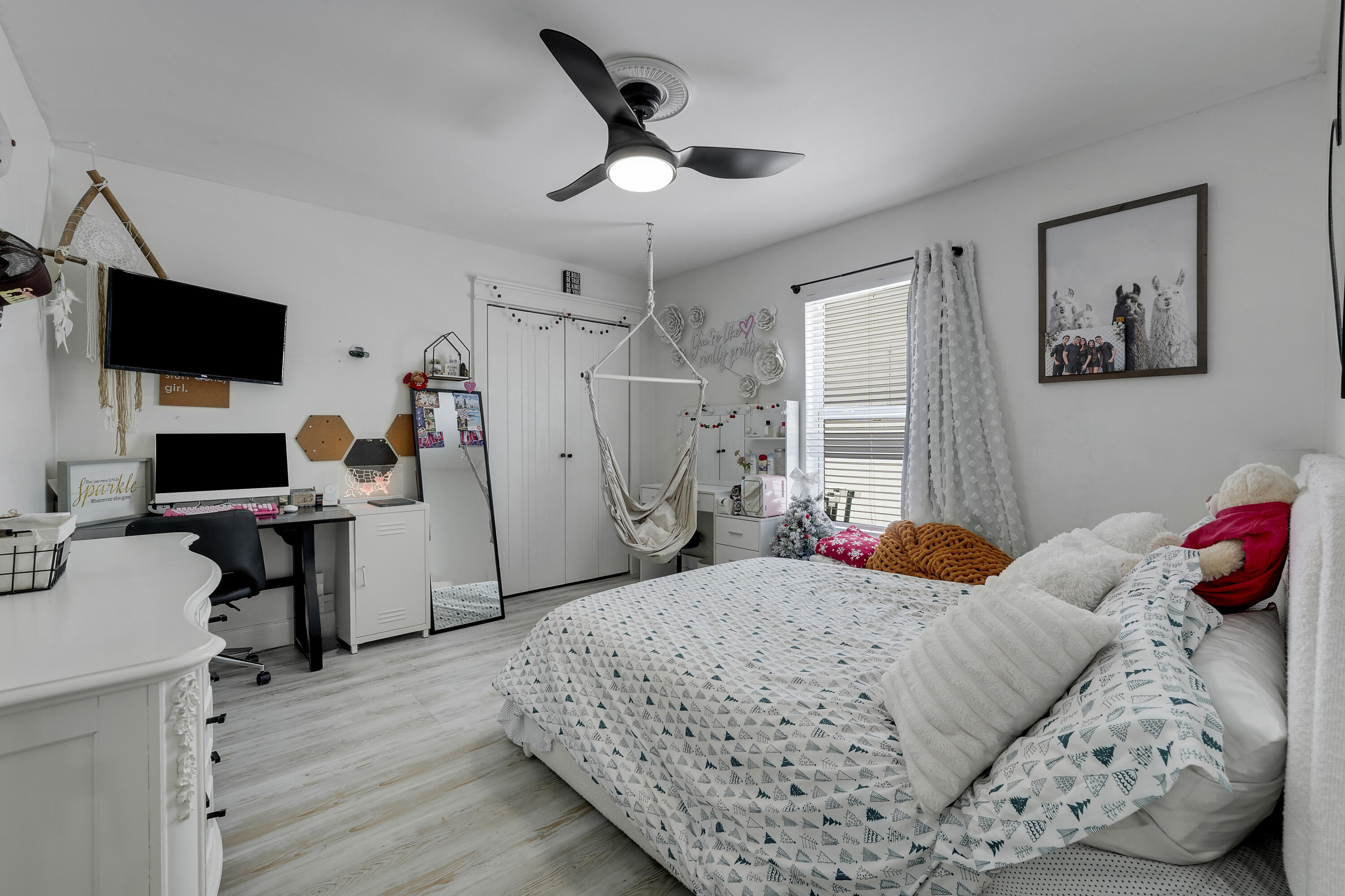 MEADOWS PARK - Residential