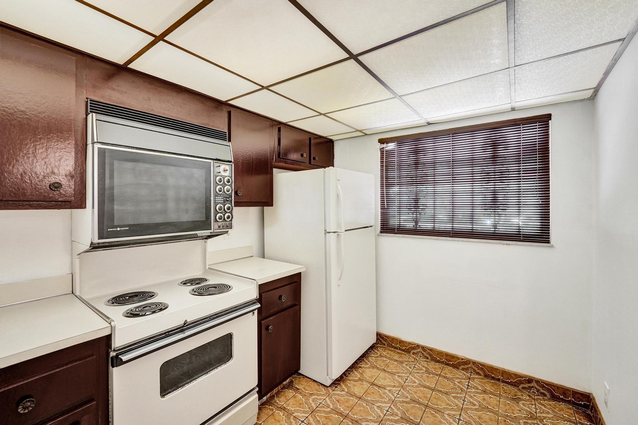 CONDO 1 OF SABAL PALM CONDOS - Residential