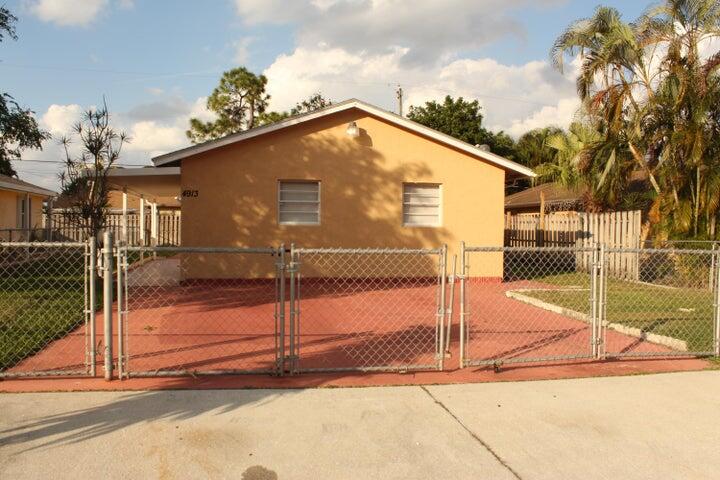 Photo of 4913 Dillon Street, Lake Worth, FL 33463 (MLS # R11004644)