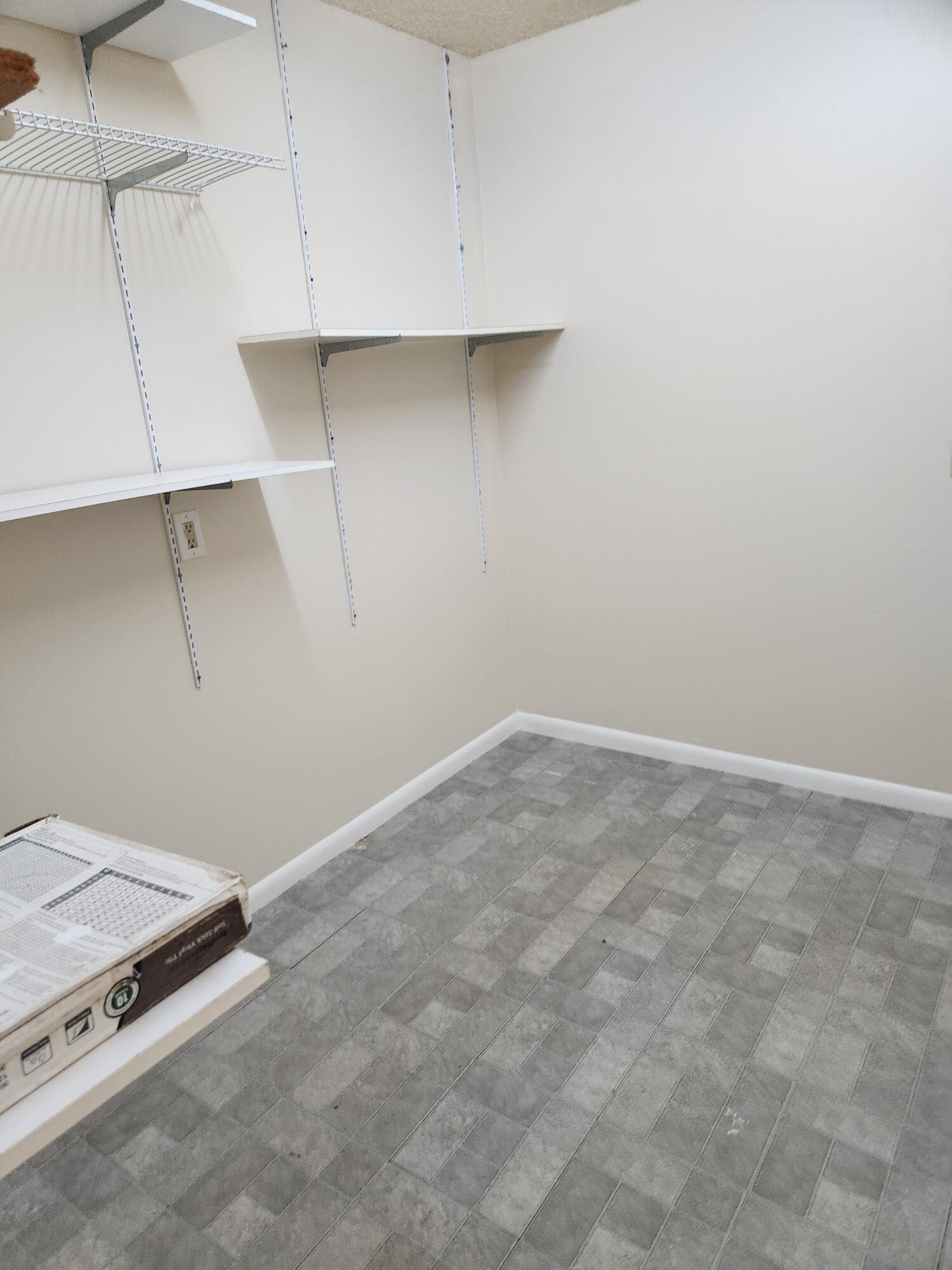 Condo 1 Of Whitehall Cond - Residential Lease