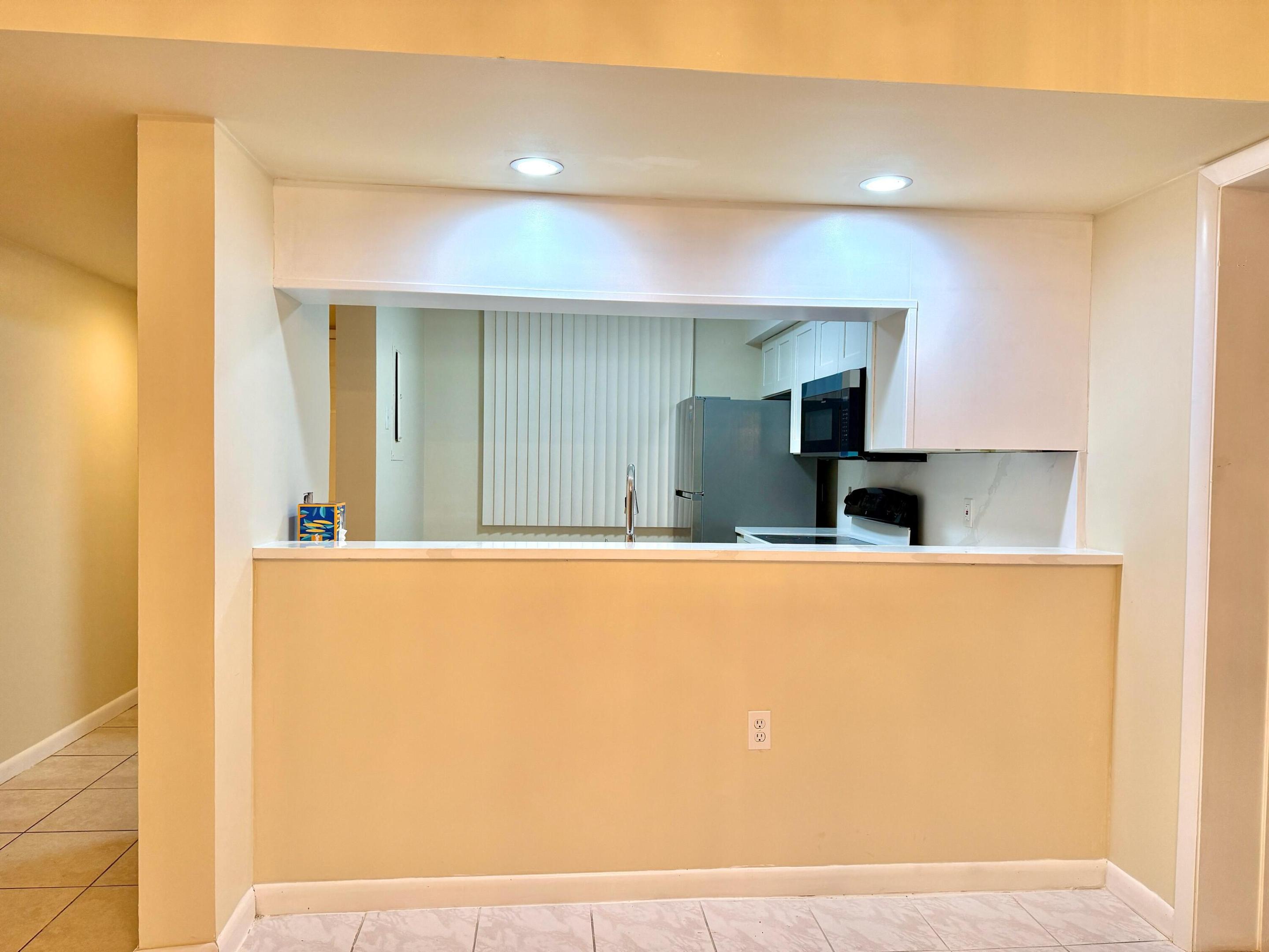 Condo 1 Of Whitehall Cond - Residential Lease