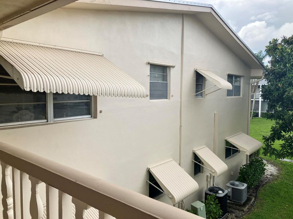 Photo of 112 Coventry E, West Palm Beach, FL 33417 (MLS # R10971895)