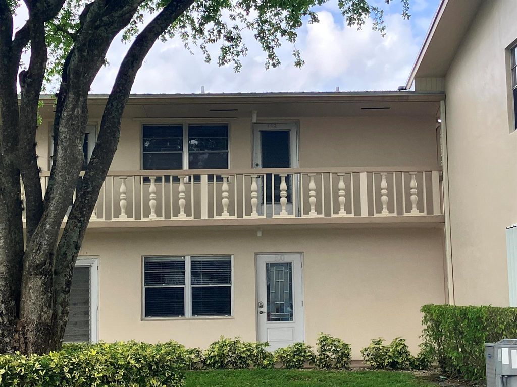 Photo of 112 Coventry E, West Palm Beach, FL 33417 (MLS # R10971895)