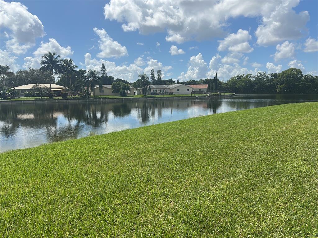 TAMARAC GARDENS CONDOMINIUM NO 4 - Residential