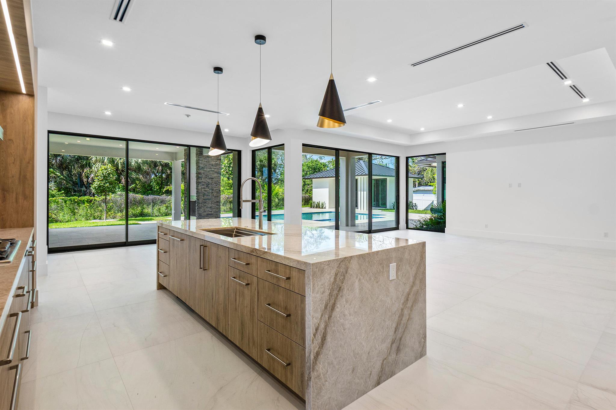 TRADE WINDS ESTATES - Residential