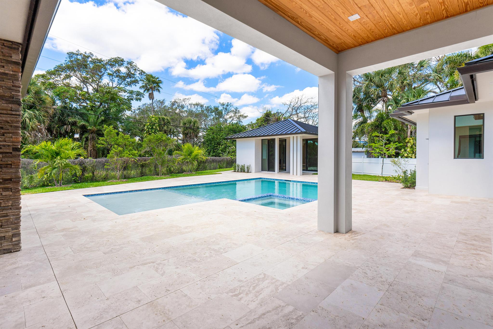 TRADE WINDS ESTATES - Residential