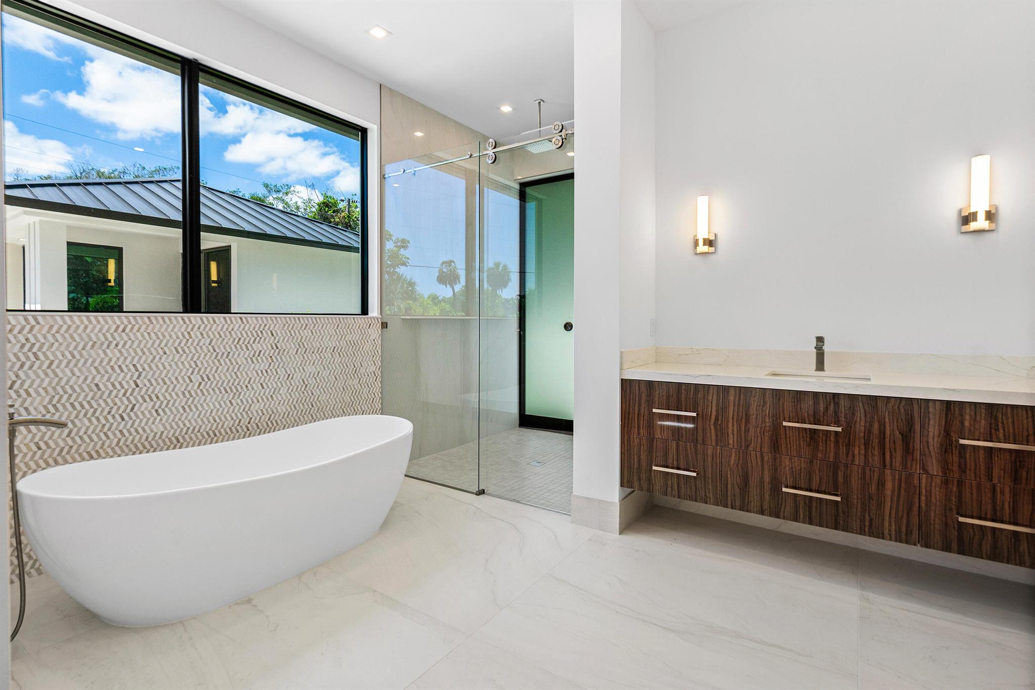 TRADE WINDS ESTATES - Residential